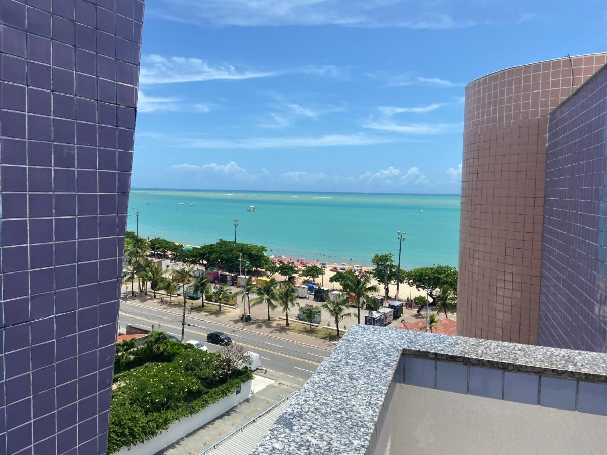 Na Pajucara Em Frente As Piscinas Naturais *