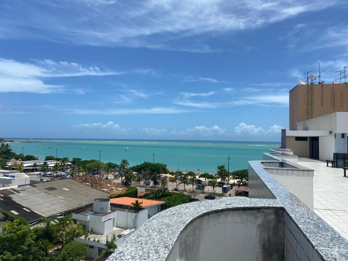 Na Pajucara Em Frente As Piscinas Naturais