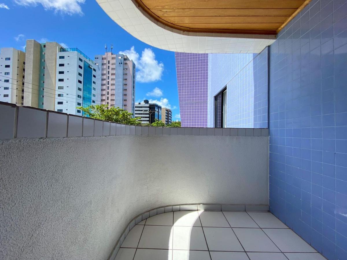 Na Pajucara Em Frente As Piscinas Naturais